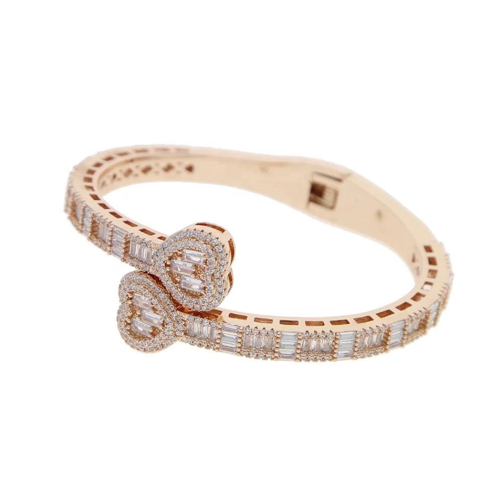 DOUBLE HEART BAGUETTE BANGLE