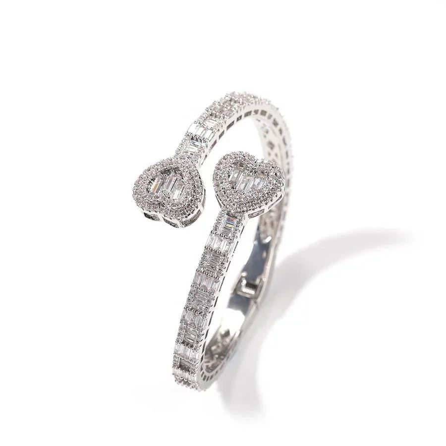 DOUBLE HEART BAGUETTE BANGLE